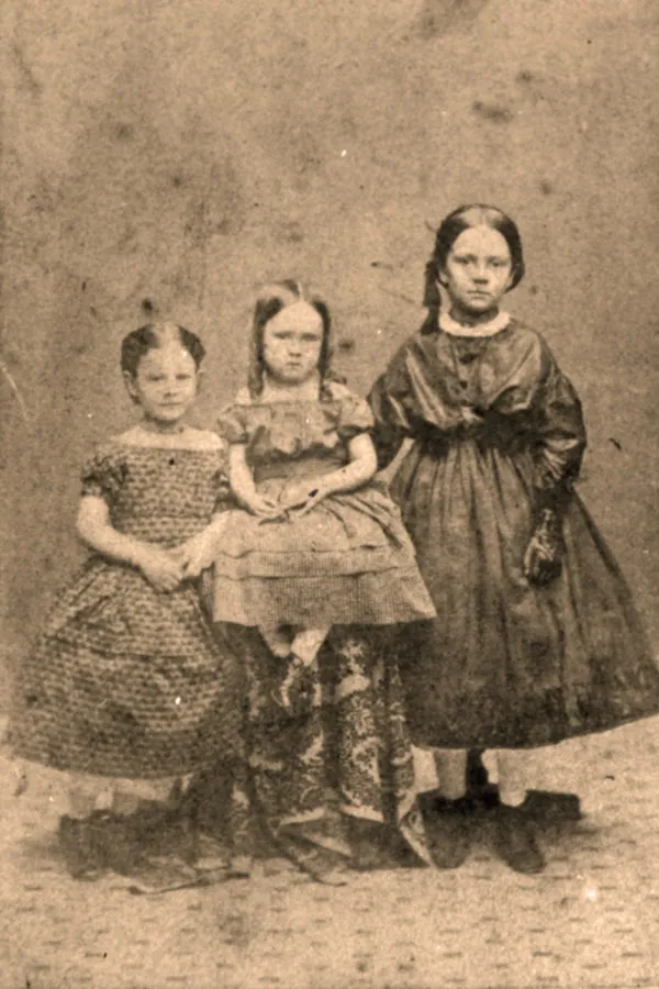 Historic photo of the Pittee girls